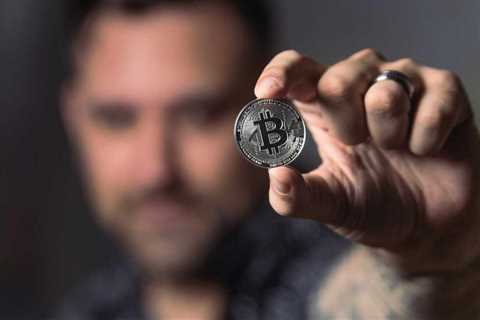 Spot Bitcoin ETFs Cross $1B Last Week in Inflows as Cumulative Flows Approach Record High